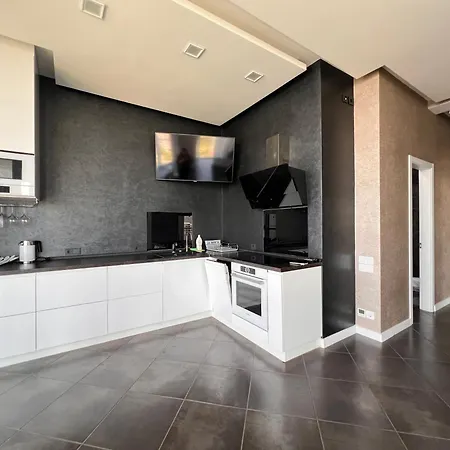 Apartment 8 Pearl - Brilliant Sight *